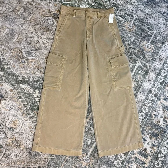 NWT Gap Women's  Baggy Cargo Khaki Pants Tan Cargo Pants Size 2 Petite - Picture 2 of 16